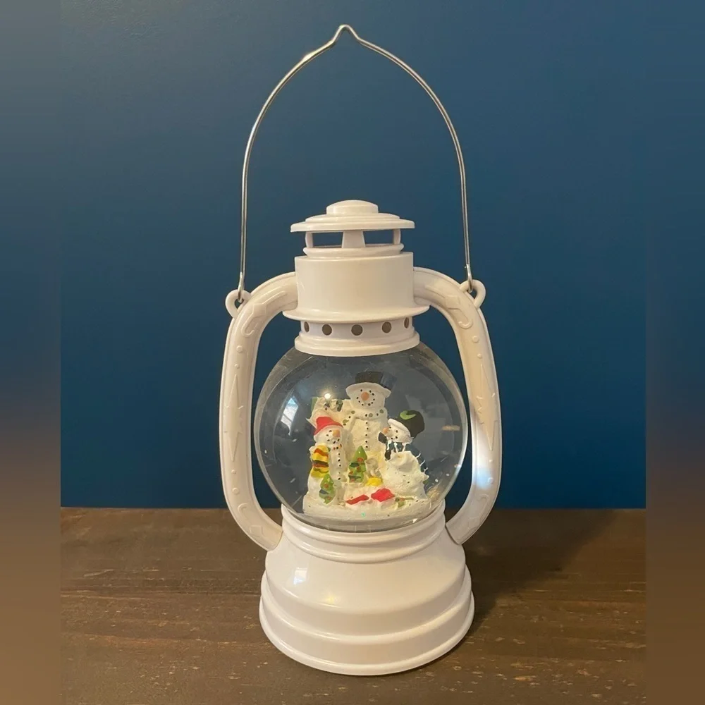 Snowman snow globe